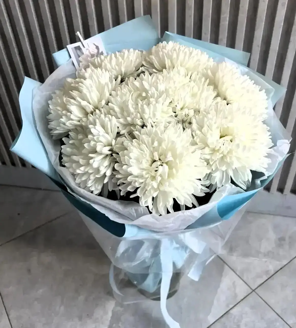 Букет из 9 белых хризантем