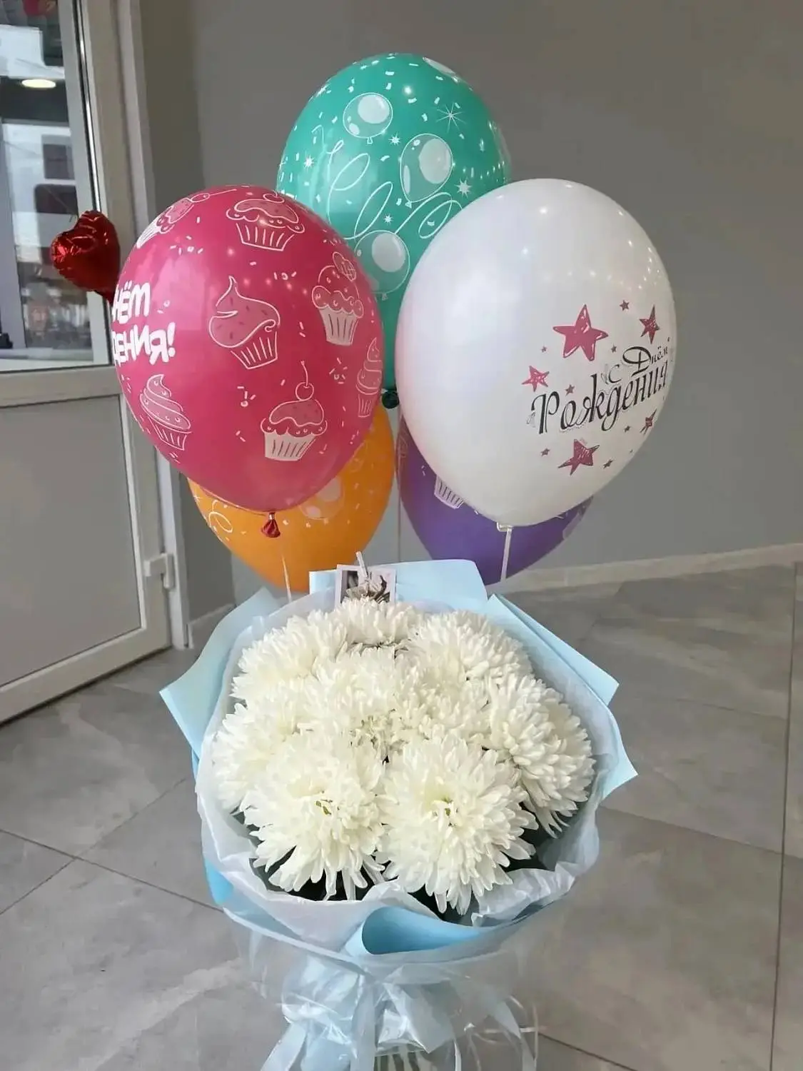 Букет из 9 белых хризантем